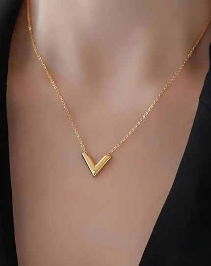 Minimalist Gold V-Shaped Pendant Necklace | Gold-Plated | Stainless Steel | Anti Tarnish